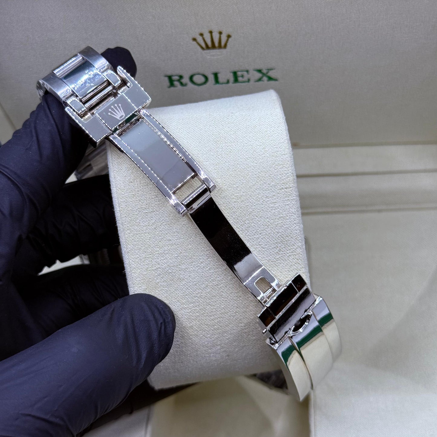 Rolex Submariner green rotating dial with master lock