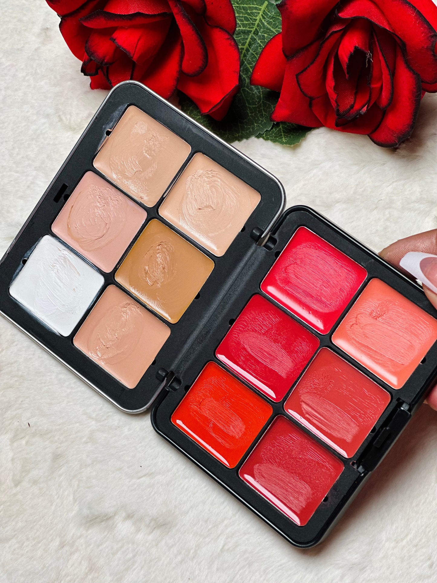 Selnora | Carla Secret Cream Blush And Concealer Palette.